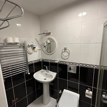 Hotel Asparagus & Old *