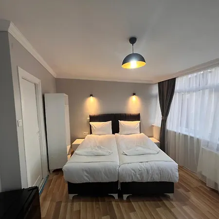 Asparagus & Old فندق