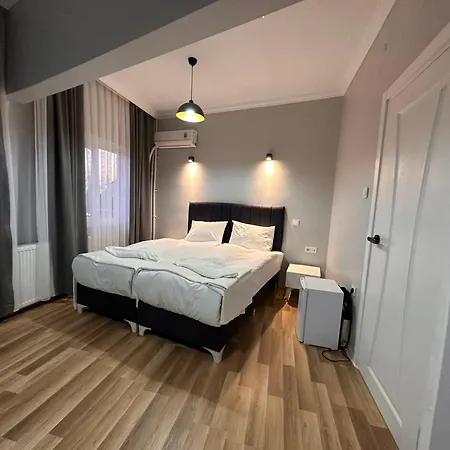 Asparagus & Old فندق 3*