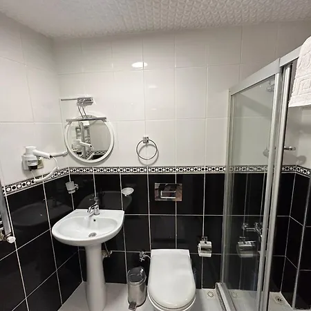 Asparagus & Old فندق 3*