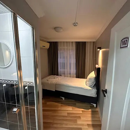 Asparagus & Old Szálloda