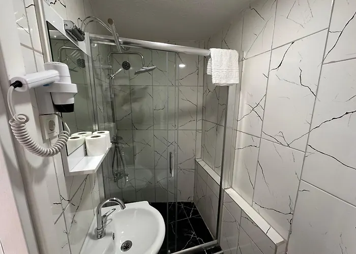 Asparagus & Old Hotel 3*