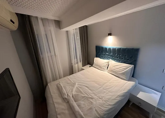 Asparagus & Old Hotel Estambul