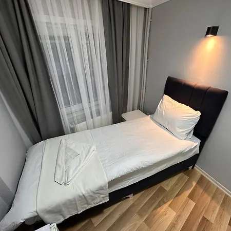 Hotel Asparagus & Old